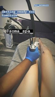 Barbara Palvin feet photo thumbnail