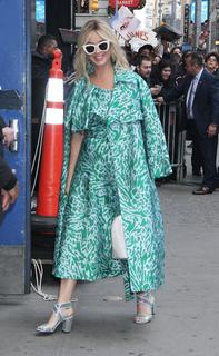 Katy Perry feet photo thumbnail