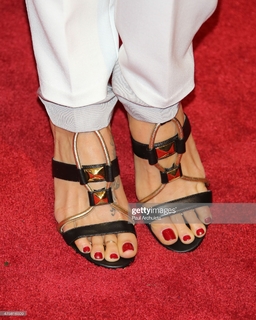 Brooke Burke feet photo thumbnail