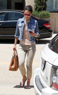 Jordana Brewster feet photo thumbnail
