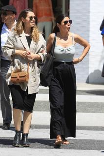 Jamie-Lynn Sigler feet photo thumbnail