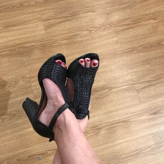Stamatina Tsimtsili feet photo thumbnail