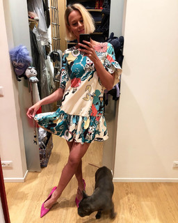 Federica Pellegrini feet photo thumbnail