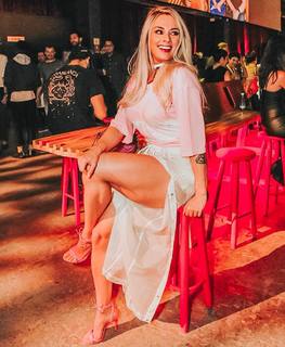 Juliana Salimeni feet photo thumbnail