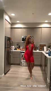 Jilly Anais feet photo thumbnail