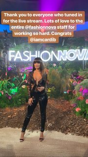 Rocsi Diaz feet photo thumbnail