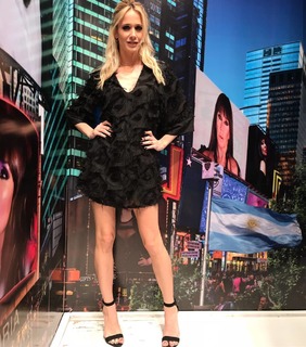 Julieta Prandi feet photo thumbnail