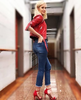 Julieta Prandi feet photo thumbnail