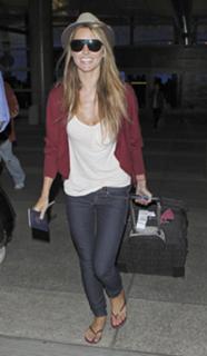 Audrina Patridge feet photo thumbnail