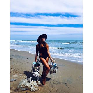 Anna Mucha feet photo thumbnail