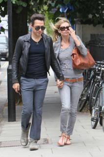 Kate Moss feet photo thumbnail