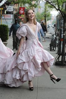 Kathryn Newton feet photo thumbnail
