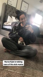 Chelsea Green feet photo thumbnail