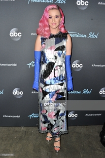 Katy Perry feet photo thumbnail