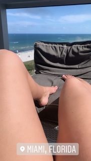 Paige VanZant feet photo thumbnail