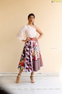 Pooja Hegde feet photo thumbnail