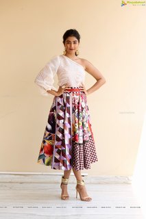 Pooja Hegde feet photo thumbnail