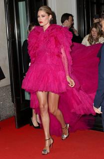 Doutzen Kroes feet photo thumbnail