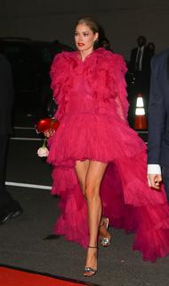 Doutzen Kroes feet photo thumbnail