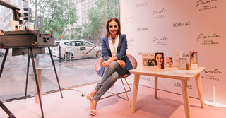 Paula Echevarría feet photo thumbnail