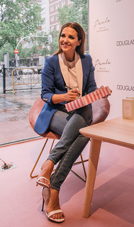 Paula Echevarría feet photo thumbnail