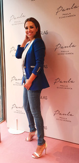 Paula Echevarría feet photo thumbnail