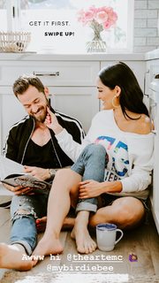 Nikki Garcia feet photo thumbnail