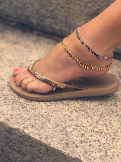 Lisa Robertson feet photo thumbnail