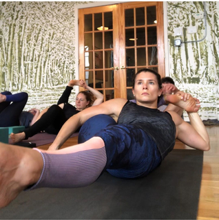 Danica Patrick feet photo thumbnail