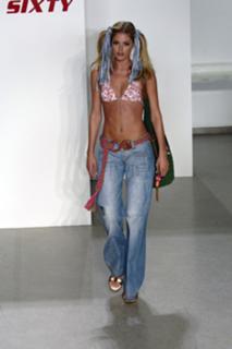 Doutzen Kroes feet photo thumbnail