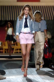 Doutzen Kroes feet photo thumbnail