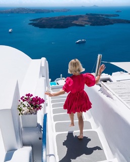 Julianne Hough feet photo thumbnail