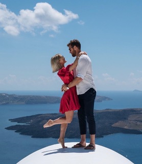 Julianne Hough feet photo thumbnail