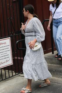 Lea Michele feet photo thumbnail