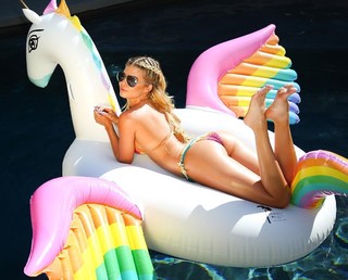 Chanel West Coast feet photo thumbnail