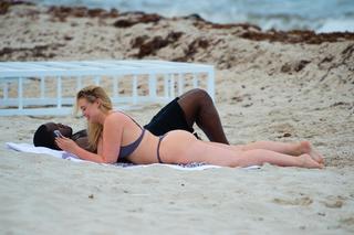Iskra Lawrence feet photo thumbnail