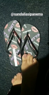 Anitta feet photo thumbnail