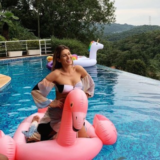 Lívia Andrade feet photo thumbnail