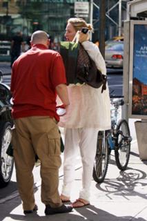 Uma Thurman feet photo thumbnail