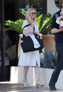 Kirsten Dunst feet photo thumbnail