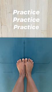 Kino MacGregor feet photo thumbnail