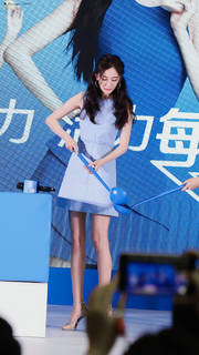 Mi Yang feet photo thumbnail