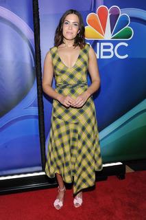 Mandy Moore feet photo thumbnail