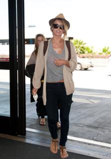 Audrina Patridge feet photo thumbnail