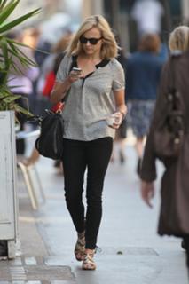 Fearne Cotton feet photo thumbnail