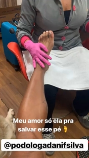 Gracyanne Barbosa feet photo thumbnail