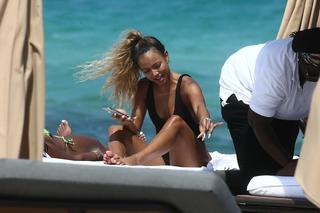 Karrueche Tran feet photo thumbnail