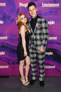 Ariel Winter feet photo thumbnail