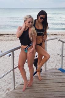 Claudia Romani feet photo thumbnail