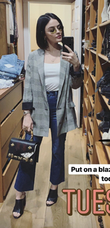 Lucy Hale feet photo thumbnail